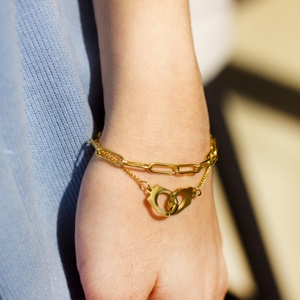 Pulseras y Brazaletes de Acero Inoxidable con Dijes de Estilo Lujoso, Pulseras de Cadena y Eslabones Chapadas en Oro - Product Image 4