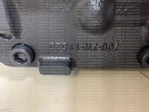 มอเตอร์ขนาดมาตรฐาน 708-7W-11520 สำหรับอุปกรณ์วิศวกรรม - Product Image 2