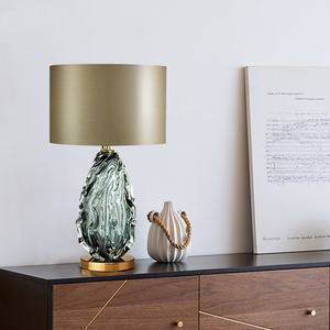 Nouveau style de lampes de bureau modernes décoratives lampe de table en verre soufflé à la main de luxe à led italienne pour le chevet de l'hôtel - Product Image 3