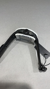 De la première qualité, le bracelet est fabriqué en caoutchouc fluoré de qualité aérospatiale. C'est une montre mécanique élégante. - Product Image 2