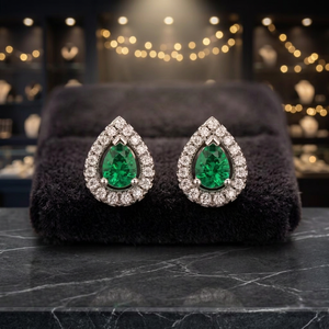 Pendientes de Alta Costura con Diamantes Redondos y en Forma de Pera en Metal Precioso - Product Image 2