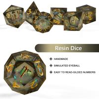 Ensemble de 7 dés en résine faits à la main OEM, gris, polyédriques, à bords vifs, D&D, dés personnalisés avec œil de dragon, dés DnD avec logo personnalisé, noyau liquide, TTRPG