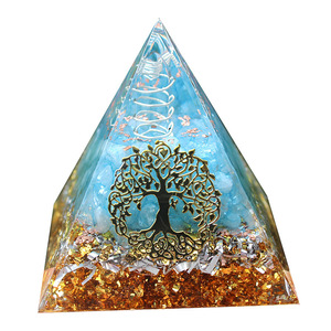 Pyramide en résine époxy Kogiya avec motif végétal rétroéclairé, ornement de bureau, cadeau d'anniversaire - Product Image 5