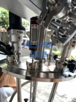 Fournitures de laboratoire de réacteur émulsifiant sous vide de laboratoire 10L avec mélangeur d'émulsification sous vide haute capacité