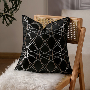 Sarung Bantal Dekoratif Mewah Modern dengan Garis Geometris 18 x 18 Inci - Product Image 5