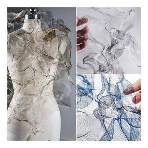 Tissu en tulle rigide métallisé doré froissé et pliable pour toile de fond de mariage, voile de mariée et décoration de fête - Product Image 4