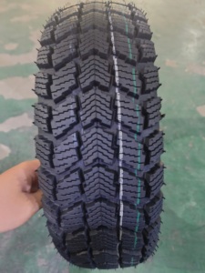 Pneus de moto/scooter sport neufs en gros d'usine 120/70-12, carcasse de pneu tubeless en caoutchouc naturel de remplacement - Product Image 1