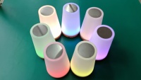 Lámpara de Noche LED Moderna con Control Remoto, Regulable, Recargable por USB, Multicolor, para Dormitorio o Cuarto de Niños