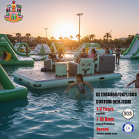 Kommerzielles PVC-Wasser-Sofa, aufblasbarer Angel- und Schwimmtisch mit Leiter für Freizeit, Unterhaltung, Partyverleih und Spiele