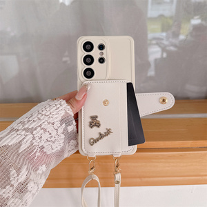 Étui <span class=keywords><strong>de</strong></span> protection <span class=keywords><strong>de</strong></span> luxe pour <span class=keywords><strong>téléphone</strong></span> avec porte-cartes en cuir texturé et breloque ours mignon, pour <span class=keywords><strong>Samsung</strong></span> Galaxy S26 Ultra S25 A56, avec sangle chaîne bandoulière - Product Image 3