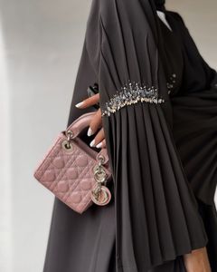 Elegante <span class=keywords><strong>Abaya</strong></span> Nera 2026 Moda Quotidiana <span class=keywords><strong>Abaya</strong></span> Modesta e Lussuosa con Ricami Artigianali e Perline Abbigliamento Musulmano Femminile <span class=keywords><strong>Abaya</strong></span> Araba - Product Image 2