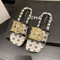 Sandales Plates Décontractées d'Été Personnalisées pour Femmes, Style Européen et Américain, Tongs Plateformes Polyvalentes Tendance Portées à l'Extérieur par les Célébrités du Net