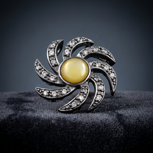 Colgante de Plata con Forma de Flor y Cristal de Piedra Amarilla, Estilo Vintage, Joyería Unisex para Fiesta, Microincrustaciones - Product Image 4