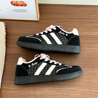 Chaussures de skate décontractées rétro pour femmes, blanches, à lacets, baskets plates confortables, légères, semelle extérieure en caoutchouc, collection automne