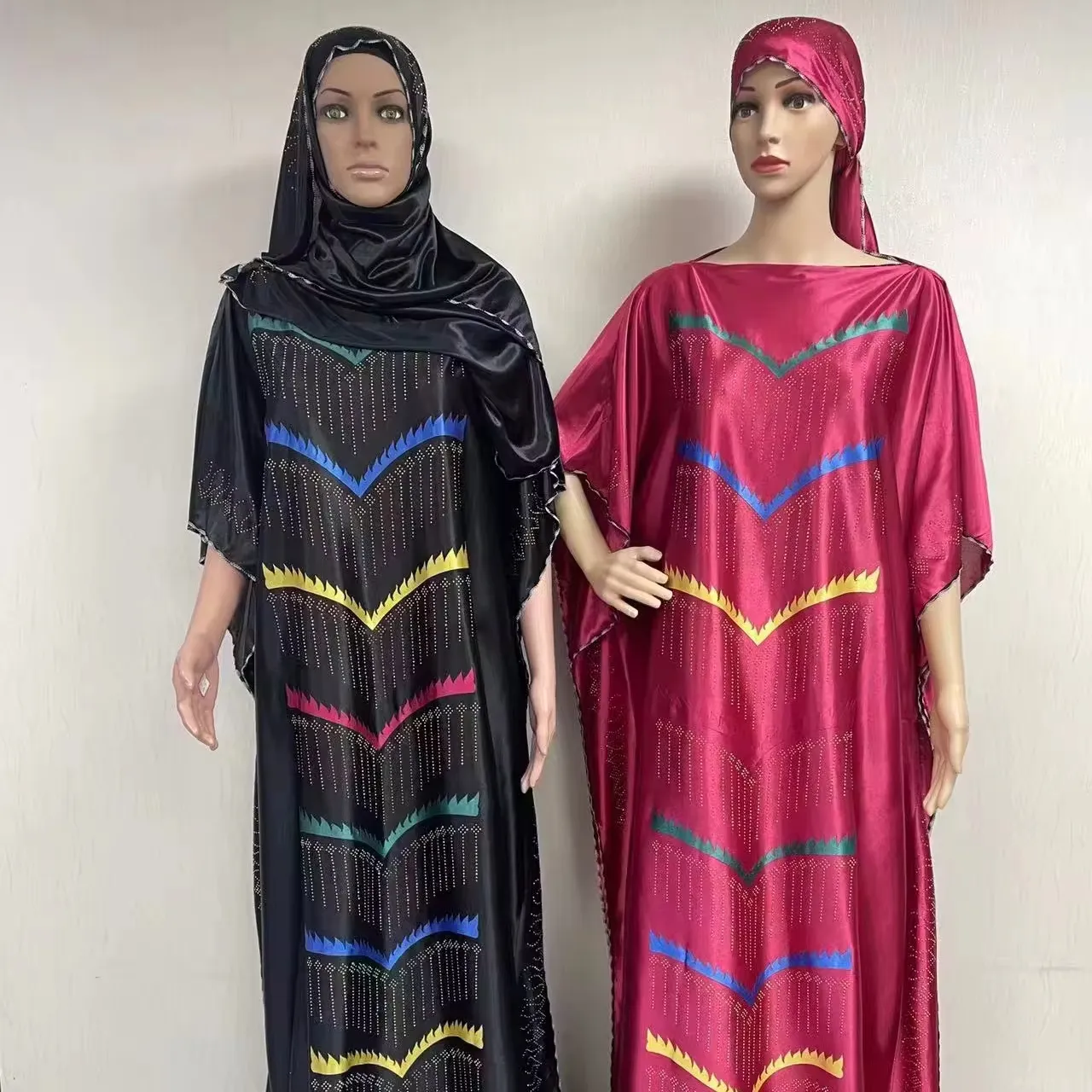 MC-1647 MC-1652 Vervaardiging Moslim Vrouwen Kleding Kledij Kleverige Bloem Satijn Hijab Abaya Islamic Dubai Vrouwen Moslim Jurken 3 Stuks Set