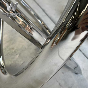 Pieds de <span class=keywords><strong>table</strong></span> commerciaux de luxe en acier inoxydable poli miroir, en forme de X torsadé, pour projets hôteliers, restaurants et clubs - Product Image 3
