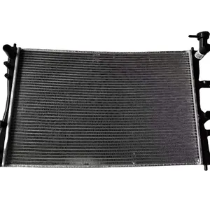 China's High-quality hot sale Car accessories manual automobile water tank radiator for BAIC E150