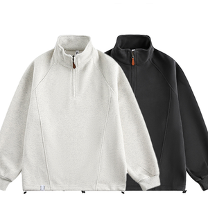 Sweat-shirt pour homme, style streetwear, coupe ample, design à épaules tombantes. - Product Image 3
