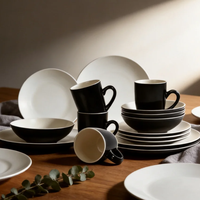 Ensemble de vaisselle en grès émaillé blanc de 16 pièces, ensemble de café en céramique en gros, assiettes rondes, bols, tasses, ensemble de vaisselle pour 4 personnes