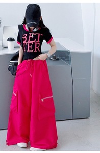 Ensembles de Vêtements pour Jeunes Filles 2026 : T-shirt Noir à Lettres Manches Courtes + <span class=keywords><strong>Pantalon</strong></span> <span class=keywords><strong>Cargo</strong></span> Rouge – Ensemble 2 Pièces - Product Image 5