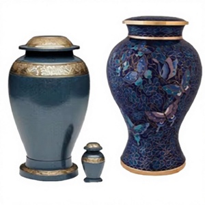 Urna Funeraria de Metal de Lujo y Calidad Premium de Fábrica Confiable para Cenizas Humanas Adultas, Hecha a Mano, Lista para Entrega Inmediata - Product Image 1