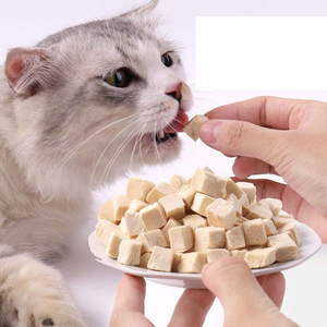 Cubos <span class=keywords><strong>de</strong></span> carne liofilizada Nutrición <span class=keywords><strong>de</strong></span> alta proteína Comida para mascotas Gato natural Liofilizado Pechuga <span class=keywords><strong>de</strong></span> <span class=keywords><strong>pollo</strong></span> Carne Cubo Perro Snack - Product Image 3