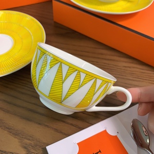 ชุดกาแฟเซรามิกพร้อมจานรองสไตล์ยุโรปสุดหรูสำหรับงานแต่งงาน - Product Image 5
