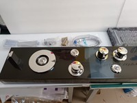 Panneau de douche à affichage numérique LED, système de douche 6 en 1 avec jets de pluie, cascade et jets latéraux