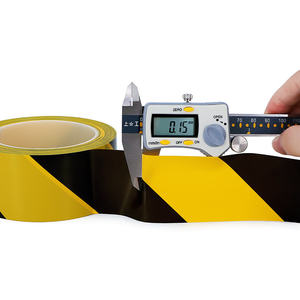 Cinta <span class=keywords><strong>de</strong></span> Advertencia Impermeable <span class=keywords><strong>de</strong></span> PVC Negra y Amarilla <span class=keywords><strong>de</strong></span> 33 m y 0,15 mm <span class=keywords><strong>de</strong></span> Grosor, Suministro del Fabricante OEM, Embalaje Blue Whale, Cinta <span class=keywords><strong>de</strong></span> Goma Individual - Product Image 2