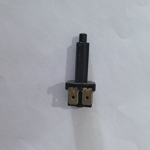 Interruptor de Freno Mercedes-Benz 82FB13480AA 1604918 para Vehículos de Trabajo Mediano, Pieza de Repuesto - Product Image 1