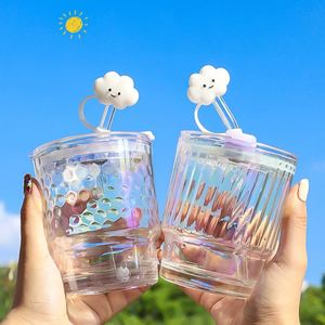 Vaso de Vidrio Colorido con Asa para Beber Café, Té o Agua, con Tapa de Paja con Diseño de Nube - Product Image 1