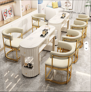 Chaise de salle à manger moderne en métal doré avec revêtement crème, design contemporain pour restaurant ou café - Product Image 3