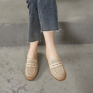 Nhà sản xuất giày dép thoáng khí, dép lê mùa hè bằng da thật rỗng, kiểu dáng đơn giản dành cho nữ và các quý cô, bán buôn. - Product Image 3