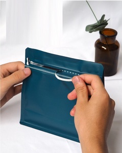 Confezionamento <span class=keywords><strong>di</strong></span> chicchi <span class=keywords><strong>di</strong></span> caffè a forma <span class=keywords><strong>di</strong></span> <span class=keywords><strong>cubo</strong></span> <span class=keywords><strong>di</strong></span> <span class=keywords><strong>Rubik</strong></span> a otto lati sigillata in lamina <span class=keywords><strong>di</strong></span> alluminio valvola <span class=keywords><strong>di</strong></span> scarico del cibo per il latte per animali domestici - Product Image 4