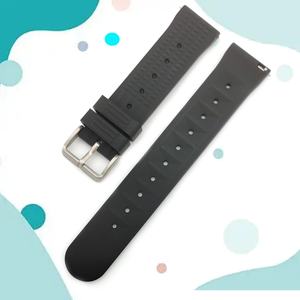 Bracelet de montre connectée sport en silicone durable 20mm/22mm/24mm avec accessoires en cuir – Vente directe fabricant - Product Image 3