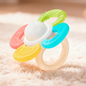 Mordedor para bebé con forma de girasol, sonajero giratorio de silicona de calidad alimentaria para niños de 3 meses a 24 meses, unisex - Product Image 1