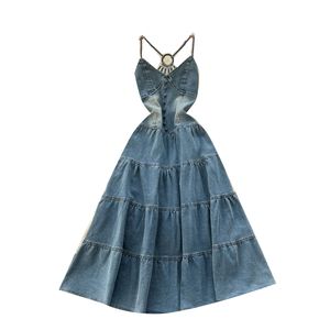 Robe midi décontractée d'été pour femme, en jean noir, sans manches, dos nu, avec col à nœud, coupe tunique, style bandage ajusté et découpes - Product Image 5