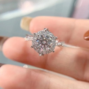 Bague <span class=keywords><strong>de</strong></span> mariage en diamant rond cultivé en <span class=keywords><strong>laboratoire</strong></span>, un carat, <span class=keywords><strong>de</strong></span> qualité royale, en verre, imitation diamant. - Product Image 3