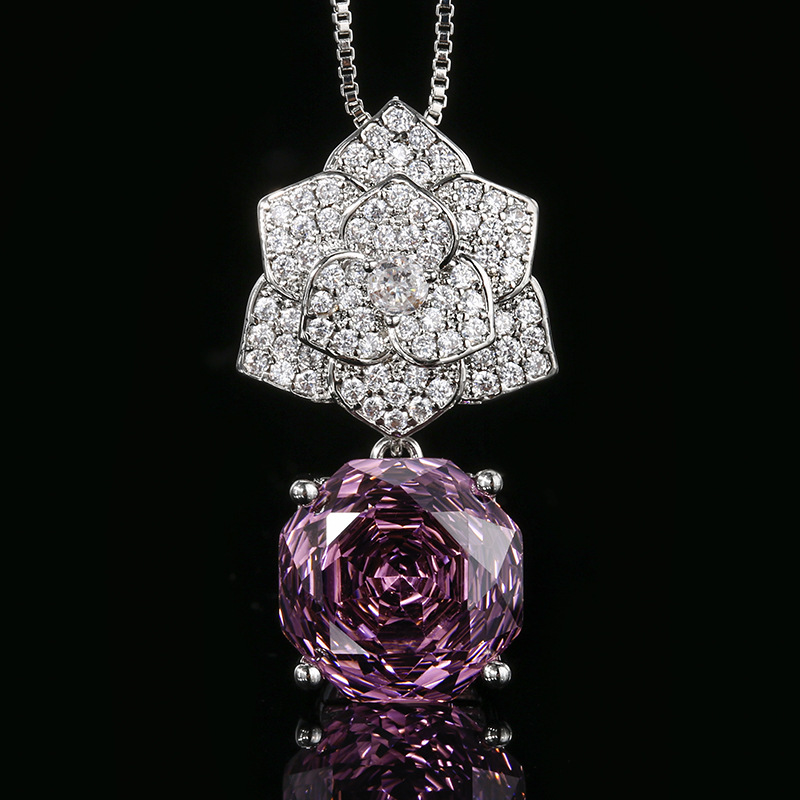 Pendentif rose séchée avec chaîne vénitienne