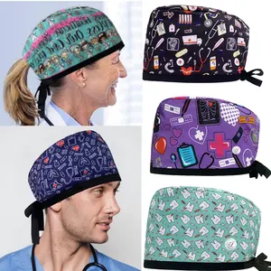 Cappelli Unisex in Puro Cotone per Infermieri e Operatori Medici, Personalizzabili con Logo, Stampa Elegante, Abbigliamento da Lavoro - Product Image 1