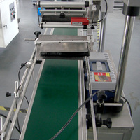 YIMU YM210 Machine d'étiquetage de carton auto-adhésif rigide à surface plane entièrement automatique pour coller les coins des boîtes Fabricant