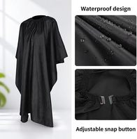 Jubah Potong Rambut Anti Air Bahan Polyester Hitam dengan Logo Kustom untuk Klien Kecantikan Unisex Salon Barber