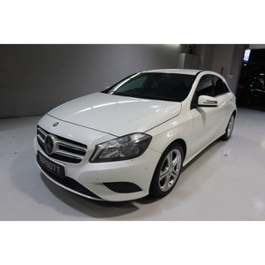 Mercedes-Benz <span class=keywords><strong>Classe</strong></span> <span class=keywords><strong>A</strong></span> Hatchback <span class=keywords><strong>2015</strong></span> d'<span class=keywords><strong>occasion</strong></span>, automatique, sièges en cuir, conduite à droite, intérieur sombre, <span class=keywords><strong>prix</strong></span> abordable à vendre - Product Image 3