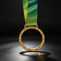 ZP Maßgefertigte 70mm Hohle Metallmedaille Blanko Sportmedaille mit Farbverlauf-Band und Graviertem Blattmuster für Wettkampf-Souvenirs