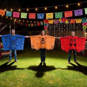 Ponchos mexicains colorés pour femmes Huayi, lot de 4, vêtements de fête à thème, Picado Fiesta Cinco De Mayo, Cape Echo Papel Picado - Product Image 4