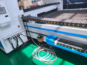 Máquina cortadora láser de fibra, máquina cortadora láser de tubos, precio para cortador de láminas de acero personalizado - Product Image 4