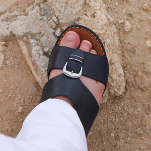 Sandalias Árabes Personalizadas SHIKOL, Hebilla Clásica, Cuero de Becerro Genuino de Primera Calidad, Fabricante de Sandalias Gulf, Calzado de Lujo para Uso Diario - Product Image 3