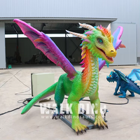 Dragon volant occidental grandeur nature personnalisable pour l'extérieur avec modèle de bébé pour la décoration des parcs à thème, des aéroports et des écoles, télécommande