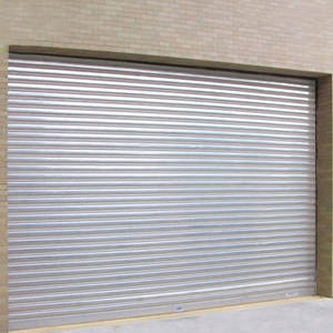 Portes <span class=keywords><strong>de</strong></span> <span class=keywords><strong>garage</strong></span> sectionnelles isolées en aluminium <span class=keywords><strong>de</strong></span> qualité supérieure, fabriquées en usine, à la mode, pour usage résidentiel - Product Image 2