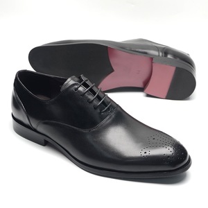 รองเท้าหนังผู้ชายสไตล์คลาสสิกหรูหราใหม่สำหรับงานเลี้ยงธุรกิจทางการรองเท้าแต่งงานสั่งทำได้ - Product Image 1